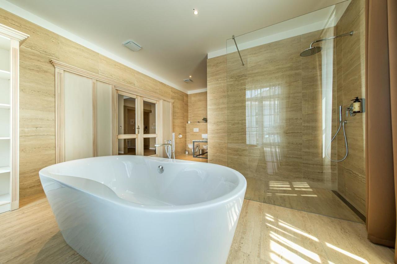 Presidential Suite,1256793127:JPEG